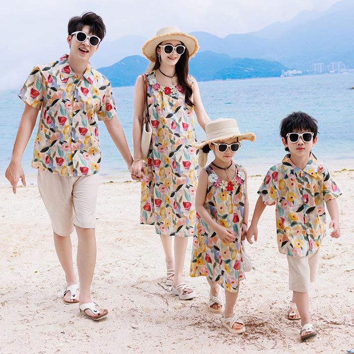 Rakuten - 親子コーデ 新作 親子ペアルック アロハシャツ ショートパンツ メンズ 親子ペア 水着 ワンピース 袖なし 総柄 花柄 親子 コーデ 親子ペア 家族ペア 親子お揃い ママ パパ レディース キッズ リンクコーデ 夏 男の子 女の子 リンクコーデ 家族お揃い 海遊び リゾート 沖縄旅行