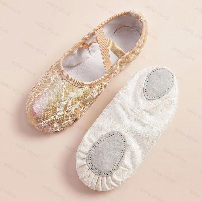 商品名 ダンスシューズ 簡単な包装、ご了承ください。 色 ホワイト|ブラウン サイズ 靴内丈15-22.5cm 素人採寸若干の誤差がある場合がございます。 素材 キャンパス　レザー ご了承いただきたいこと ※サイトに掲載の商品は、撮影の環境とモニター環境により、実際の物と素材感・色味いが多少異なる場合がございます。 ※モデル使用の撮影道具等商品に含めておりません（小物ある場合、内容を明記致します）。 ※大量生産による生産過剰と在庫管理の条件により、細かいキズや汚れ付くことがございます。完璧な商品をお求めのお方と細かい部分をお気になさるお方は、ご購入を慎んでください。 ※取寄品、輸入品、工場大量生産の商品の為、日本製より縫製荒いとほつれ等が生じている場合がございますのであらかじめご了承くださいませ。 ※都合により電話に出られない場合メールでご連絡いただければ幸いです。 ※在庫は複数店舗共有しております為、またメーカさんが急に生産中止による在庫更新遅れることがございます。メールか電話でご連絡致します。どうかご容赦ください。 ※お届けした商品に不備があった場合、一週間以内ご連絡ください。確認後速やかに交換か返品対応致します、返品に関しては原則として連絡なしの返品は対応致しません、ご理解いただきますようお願い申し上げます。 ※お客様都合の返品は受付ない場合がございます（特に舞台衣装、ダンス衣装、道具等。またイメージ違い）。また返品か交換に往復の送料が生じる場合がございます。 ※他に不明点がございましたら、お問い合わせください。商品名 ダンスシューズ 簡単な包装、ご了承ください。 色 ホワイト|ブラウン サイズ 靴内丈15-22.5cm 素人採寸若干の誤差がある場合がございます。 素材 キャンパス　レザー ご了承いただきたいこと ※1、サイトに掲載の商品は、撮影の環境とモニター環境により、実際の物と素材感・色味いが多少異なる場合がございます。 ※2、モデル使用の撮影道具等商品に含めておりません（小物ある場合、内容を明記致します）。 ※3、大量生産による生産過剰と在庫管理の条件により、細かいキズや汚れ付くことがございます。完璧な商品をお求めのお方と細かい部分をお気になさるお方は、ご購入を慎んでください。 ※4、取寄品、輸入品、工場大量生産の商品の為、日本製より縫製荒いとほつれ等が生じている場合がございますのであらかじめご了承くださいませ。 ※5、都合により電話に出られない場合メールでご連絡いただければ幸いです。 ※6、在庫は複数店舗共有しております為、またメーカさんが急に生産中止による在庫更新遅れることがございます。メールか電話でご連絡致します。どうかご容赦ください。 ※7、お届けした商品に不備があった場合、一週間以内ご連絡ください。確認後速やかに交換か返品対応致します、返品に関しては原則として連絡なしの返品は対応致しません、ご理解いただきますようお願い申し上げます。 ※8、お客様都合の返品は受付ない場合がございます（特に舞台衣装、ダンス衣装、道具等。またイメージ違い）。また返品か交換に往復の送料が生じる場合がございます。 ※9、他に不明点がございましたら、お問い合わせください。