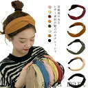 カチューシャ 痛くないカチューシャ 小顔効果 まとめ髪 ヘアアレンジ レザー 合皮 幅広 無地 シンプル こなれ感 便利ヘアアイテム 大人 女子 ギフト かわいい おしゃれ 髪飾り