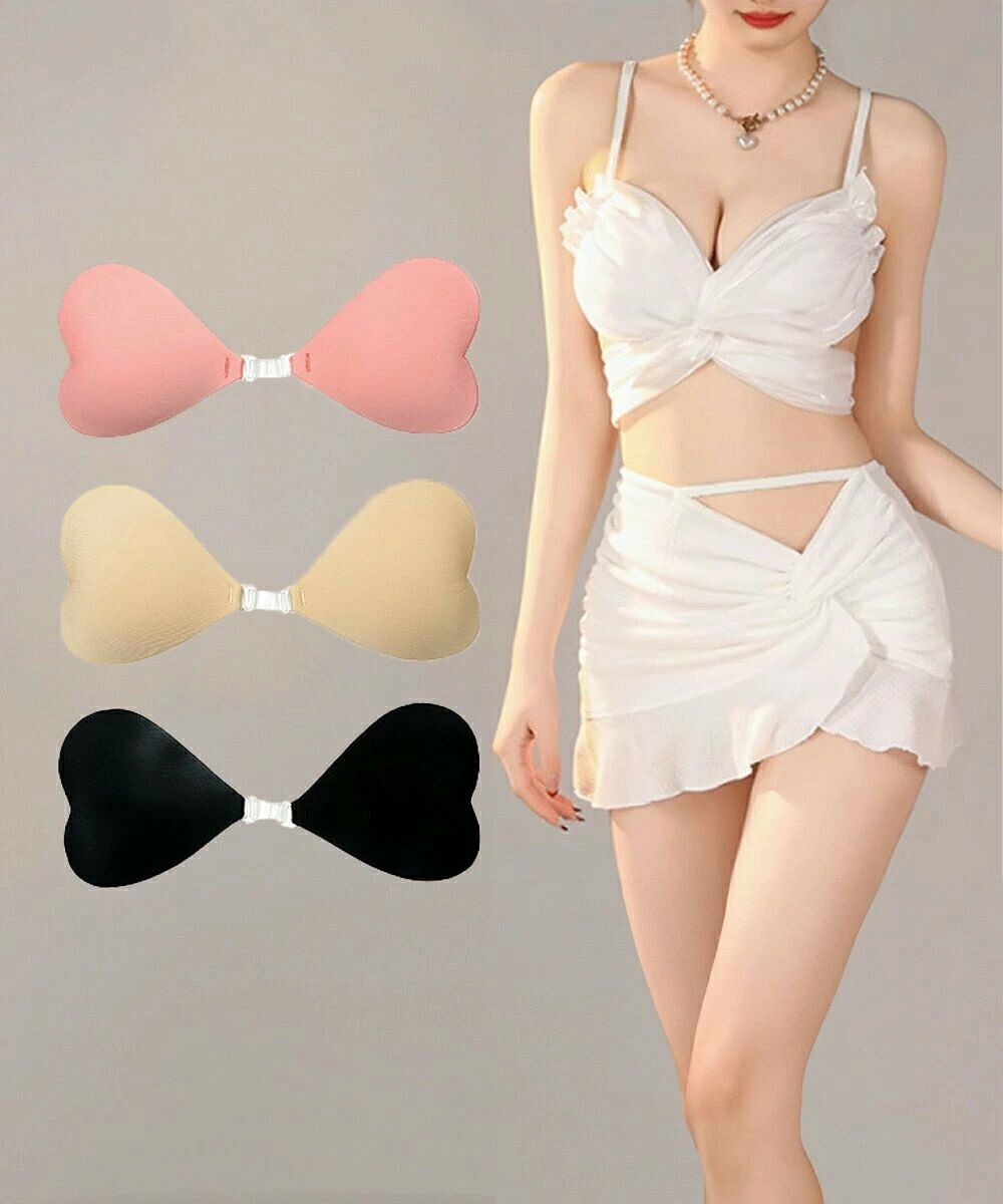 ■商品の特徴ストラップレス 粘着ブラ ニップレスパッド 水着ブラ 快適フィット セクシーランジェリー 谷間盛れる 防水パッドコスプレハート型デザインが可愛らしい、ストラップレスのシリコンブラフロントホックでしっかりバストを寄せ、ナチュラルな谷間を演出粘着力のあるシリコン素材で、繰り返し使えてコスパ抜群普段使いからコスプレ、ウエディングドレス、パーティーなど様々な場面で使え、防水性が高いため水着の下にも着用できる■詳細説明カップ表：ポリエステル85％・ポリウレタン15％カップ芯：ポリウレタンフォームカップ裏：シリコンカラー：ベージュ/ブラック/ピンクサイズ：ABカップ/CDカップABカップの厚み：約0.6cmCDカップの厚み：約0.7cmセット内容：・収納ボックス1つ・シリコンブラジャー1セット・フロントホック3つ生産国：中国■その他説明※包装に関しての注意点：こちらの商品は激安で販売しているため、化粧箱は付いていませんが、商品に傷付かないよう簡易包装で発送とさせていただきます。※海外輸入品のため、商品の細部仕様は多少異なる場合がございます。予めご了承の上、ご注文お願い致します。
