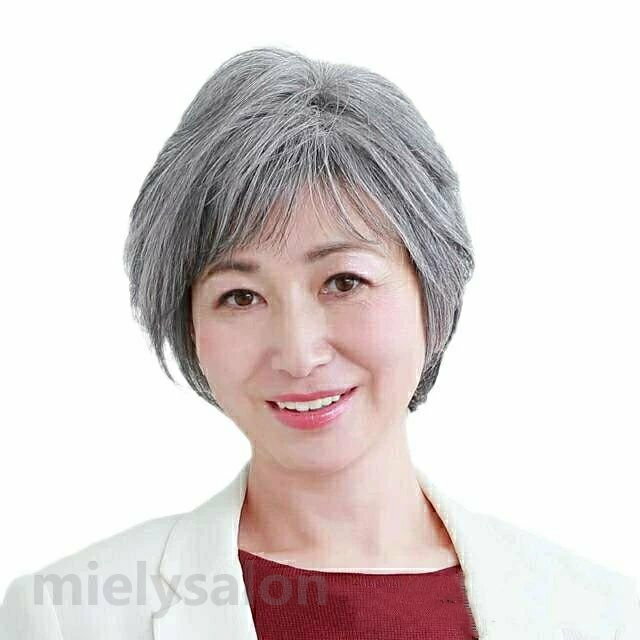 ウィッグ ショート レディース 女性用かつら 白髪 中高年フルウィッグ ストレート 自然 パーマ ふんわり 斜め前髪 ウィッグショートヘア おしゃれ フルウィッグ 通気 耐熱