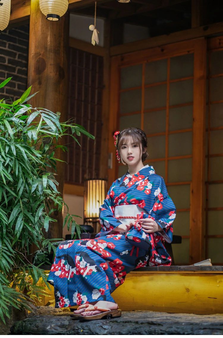 アソラの撮影 作り帯 青 着物 お出かけ 夏 花柄 巾着 椿 きれいめ ゆかた ネイビー 大人 盆踊り 猫柄 高校生 可愛い レトロ 送料無料 浴衣 レッド 半幅帯 単品OR3点セット ストライプ 和モダン 女性用 大正浪漫 黒白猫 エレガント 夏祭り 花火大会｜アングル3