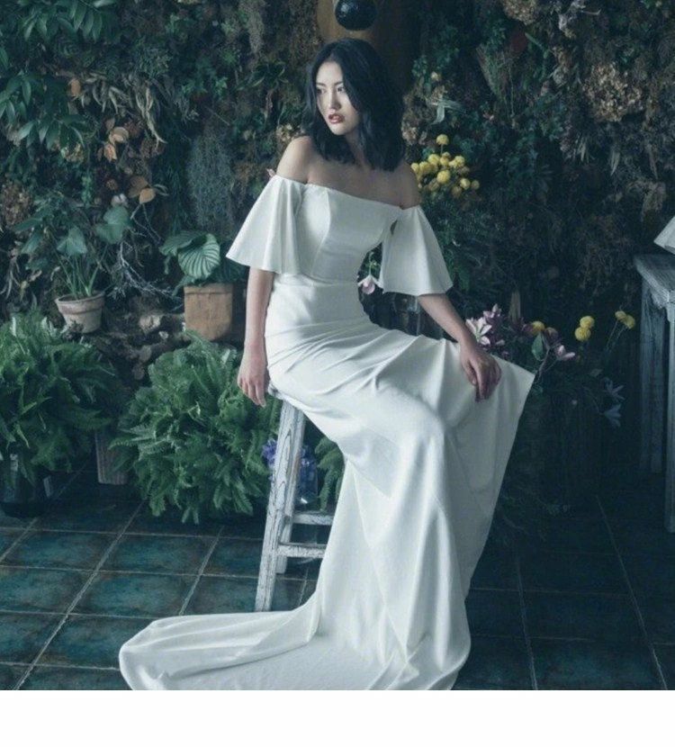 アソラの花嫁ドレス マーメイド 大きいサイズ 披露宴 パーティードレス 前撮り 後撮り ウェディングドレス ロングドレス 韓国風 演奏会 ホワイト スレンダー 着痩せ 結婚式 発表会 送料無料 司会 白 海外挙式 二次会 フォトウェディング オフショルダー｜アングル3