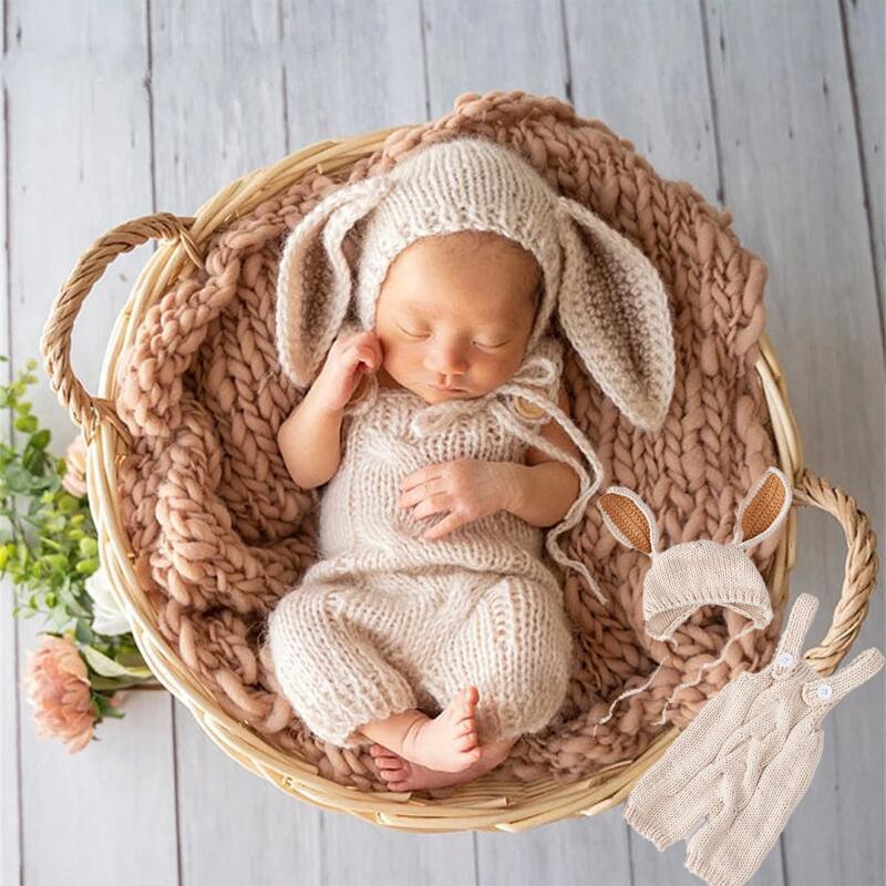 ☆可愛くて抱きしめたくなる小道具 ：かわいい編み物で作られたこの新生児写真用ラップは、赤ちゃんに暖かく快適にフィットします。愛らしい帽子と服の組み合わせは、赤ちゃんに魅力的な外観を与えます。☆年 祝福 : 柔らかく心地よい写真用ラップで新生児を包み、2025 年の新年を迎える貴重な瞬間を捉えましょう。これらのラップは、ご家族に幸運と幸福をもたらすようにデザインされています。☆毎日の必需品 ：これらの新生児写真用ラップは、お子様の毎日のワードローブの必需品です。マイルストーンを記録するのに最適なだけでなく、柔らかく、伸縮性があり、通気性に優れています。☆クリスマスプレゼント ：当社の心地よく優しい新生児写真用ラップは、赤ちゃんの愛らしいポーズやスタイルを撮影するのが好きな新しい親への完璧なギフトになります。カラー： ベージュ 【商品詳細】セーター【サイズ】フリーサイズ【 素材 】ポリエステル【 生産 】China■ご注意　※商品写真はできる限り実物の色に近づけるよう努めておりますがご使用のPCモニター設定や部屋の照明により多少、色の変化が感じられる場合がございます。※ご購入と在庫更新のタイミングにより、お買い求めいただいた商品が稀に欠品になる場合がございます。※上記内容を全てご了承の上、商品をお買い求め下さい。 ☆可愛くて抱きしめたくなる小道具 ：かわいい編み物で作られたこの新生児写真用ラップは、赤ちゃんに暖かく快適にフィットします。愛らしい帽子と服の組み合わせは、赤ちゃんに魅力的な外観を与えます。☆年 祝福 : 柔らかく心地よい写真用ラップで新生児を包み、2025 年の新年を迎える貴重な瞬間を捉えましょう。これらのラップは、ご家族に幸運と幸福をもたらすようにデザインされています。☆毎日の必需品 ：これらの新生児写真用ラップは、お子様の毎日のワードローブの必需品です。マイルストーンを記録するのに最適なだけでなく、柔らかく、伸縮性があり、通気性に優れています。☆クリスマスプレゼント ：当社の心地よく優しい新生児写真用ラップは、赤ちゃんの愛らしいポーズやスタイルを撮影するのが好きな新しい親への完璧なギフトになります。カラー： ベージュ 【商品詳細】セーター【サイズ】フリーサイズ【 素材 】ポリエステル【 生産 】China■ご注意　※商品写真はできる限り実物の色に近づけるよう努めておりますがご使用のPCモニター設定や部屋の照明により多少、色の変化が感じられる場合がございます。※ご購入と在庫更新のタイミングにより、お買い求めいただいた商品が稀に欠品になる場合がございます。※上記内容を全てご了承の上、商品をお買い求め下さい。☆可愛くて抱きしめたくなる小道具 ：かわいい編み物で作られたこの新生児写真用ラップは、赤ちゃんに暖かく快適にフィットします。愛らしい帽子と服の組み合わせは、赤ちゃんに魅力的な外観を与えます。☆年 祝福 : 柔らかく心地よい写真用ラップで新生児を包み、2025 年の新年を迎える貴重な瞬間を捉えましょう。これらのラップは、ご家族に幸運と幸福をもたらすようにデザインされています。☆毎日の必需品 ：これらの新生児写真用ラップは、お子様の毎日のワードローブの必需品です。マイルストーンを記録するのに最適なだけでなく、柔らかく、伸縮性があり、通気性に優れています。☆クリスマスプレゼント ：当社の心地よく優しい新生児写真用ラップは、赤ちゃんの愛らしいポーズやスタイルを撮影するのが好きな新しい親への完璧なギフトになります。カラー： ベージュ 【商品詳細】セーター【サイズ】フリーサイズ【 素材 】ポリエステル【 生産 】China■ご注意　※商品写真はできる限り実物の色に近づけるよう努めておりますがご使用のPCモニター設定や部屋の照明により多少、色の変化が感じられる場合がございます。※ご購入と在庫更新のタイミングにより、お買い求めいただいた商品が稀に欠品になる場合がございます。※上記内容を全てご了承の上、商品をお買い求め下さい。 ☆可愛くて抱きしめたくなる小道具 ：かわいい編み物で作られたこの新生児写真用ラップは、赤ちゃんに暖かく快適にフィットします。愛らしい帽子と服の組み合わせは、赤ちゃんに魅力的な外観を与えます。☆年 祝福 : 柔らかく心地よい写真用ラップで新生児を包み、2025 年の新年を迎える貴重な瞬間を捉えましょう。これらのラップは、ご家族に幸運と幸福をもたらすようにデザインされています。☆毎日の必需品 ：これらの新生児写真用ラップは、お子様の毎日のワードローブの必需品です。マイルストーンを記録するのに最適なだけでなく、柔らかく、伸縮性があり、通気性に優れています。☆クリスマスプレゼント ：当社の心地よく優しい新生児写真用ラップは、赤ちゃんの愛らしいポーズやスタイルを撮影するのが好きな新しい親への完璧なギフトになります。カラー： ベージュ 【商品詳細】セーター【サイズ】フリーサイズ【 素材 】ポリエステル【 生産 】China■ご注意　※商品写真はできる限り実物の色に近づけるよう努めておりますがご使用のPCモニター設定や部屋の照明により多少、色の変化が感じられる場合がございます。※ご購入と在庫更新のタイミングにより、お買い求めいただいた商品が稀に欠品になる場合がございます。※上記内容を全てご了承の上、商品をお買い求め下さい。
