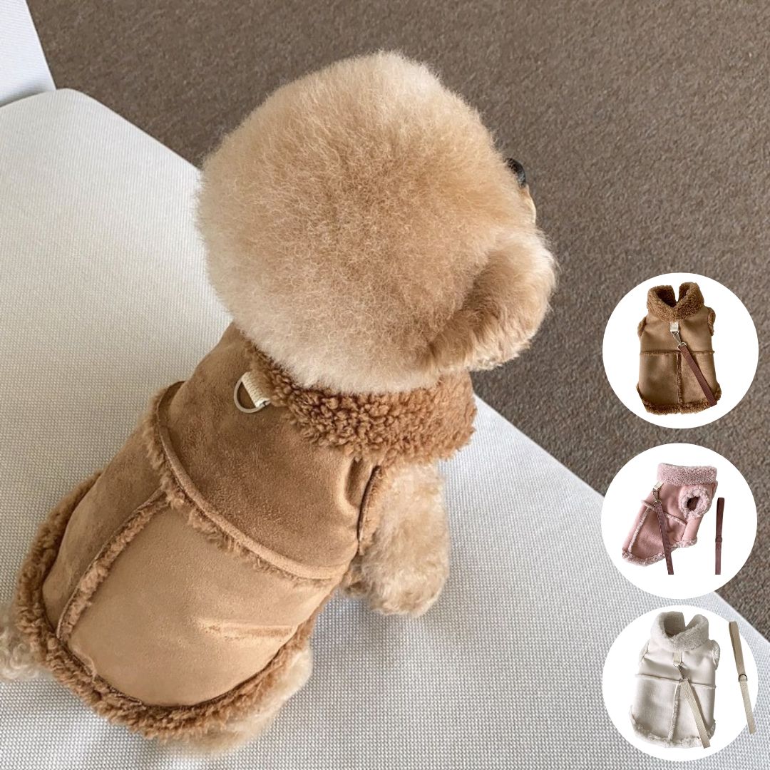 わんちゃん服チェック ※リードはついておりません。お洋服のみのお届けになります。 寒い季節にぴったりの、ムートン風デザインが上品で可愛い冬用コートです。 内側はふわふわの裏ボア素材でしっかり暖かく、冷たい風を防いで快適に過ごせます。 やわらかい生地で動きやすく、小型犬でもストレスなく着られる仕様です。 背中には便利なDカン付きで、ハーネス代わりとしてリードの装着も可能。 軽量で負担が少ないので、毎日のお散歩やお出かけにもぴったりです。 落ち着いたカラー展開で、冬のコーデに合わせやすいのも魅力。 トイプードル、マルプー、ビションフリーゼ、ポメラニアン、マルチーズ、シーズーなどの小型犬からシュナウザーやフレンチブルドッグの中型犬におすすめです。 【おすすめポイント】 ・ムートン風×裏ボアで暖かさ抜群 ・軽量で動きやすい快適設計 ・背中にDカン付きで実用的 ・冬のお散歩・お出かけに最適 ・かわいい上品デザインで写真映え◎ ・小型犬〜中型犬サイズに対応 冬のおしゃれと防寒を叶える、人気のあったかコートです。 【サイズ】 サイズ｜胸囲｜着丈｜体重目安 XS ｜ 28cm ｜ 20cm ｜ 約0.5〜1kg S ｜ 34cm ｜ 25cm ｜ 約1.5〜2kg M ｜ 38cm ｜ 30cm ｜ 約2.5〜3.5kg L ｜ 44cm ｜ 35cm ｜ 約4〜5kg XL ｜ 48cm ｜ 40cm ｜ 約5.5〜9kg 【犬種の目安】 XS：超小型チワワ／ティーカッププードル／ヨークシャーテリア（小さめ） S：チワワ／ヨーキー／マルチーズ（小さめ）／トイプードル（小さめ） M：トイプードル／マルプー／ポメラニアン／マルチーズ／パピヨン L：成犬トイプードル／シーズー／ミニチュアシュナウザー（小さめ）／豆柴（小さめ） XL：シュナウザー／シーズー（大きめ）／パグ／細身体型のフレンチブルドッグ 【ご注意】 ・海外製品のため、日本製と比べると糸の始末やほつれ、縫製が甘いものが多いです。一点一点検品をして発送しておりますが、予めご了承頂けますと幸いです。 ・お洋服以外の付属品はつきません。 ・お使いのモニターの発色具合によって、実際のものと色が異なる場合がございます。 犬 服 秋冬 コート 小型犬 中型犬 防寒 ムートン風 裏ボア あったか トイプードル マルプー ビション おしゃれ かわいい ドッグウェア ペットウェア 冬服 着脱簡単 ホワイト ベージュ ピンク ハーネス xs s m l xl 2xlわんちゃん服チェック ※リードはついておりません。お洋服のみのお届けになります。 寒い季節にぴったりの、ムートン風デザインが上品で可愛い冬用コートです。 内側はふわふわの裏ボア素材でしっかり暖かく、冷たい風を防いで快適に過ごせます。 やわらかい生地で動きやすく、小型犬でもストレスなく着られる仕様です。 背中には便利なDカン付きで、ハーネス代わりとしてリードの装着も可能。 軽量で負担が少ないので、毎日のお散歩やお出かけにもぴったりです。 落ち着いたカラー展開で、冬のコーデに合わせやすいのも魅力。 トイプードル、マルプー、ビションフリーゼ、ポメラニアン、マルチーズ、シーズーなどの小型犬からシュナウザーやフレンチブルドッグの中型犬におすすめです。 【おすすめポイント】 ・ムートン風×裏ボアで暖かさ抜群 ・軽量で動きやすい快適設計 ・背中にDカン付きで実用的 ・冬のお散歩・お出かけに最適 ・かわいい上品デザインで写真映え◎ ・小型犬〜中型犬サイズに対応 冬のおしゃれと防寒を叶える、人気のあったかコートです。 【サイズ】 サイズ｜胸囲｜着丈｜体重目安 XS ｜ 28cm ｜ 20cm ｜ 約0.5〜1kg S ｜ 34cm ｜ 25cm ｜ 約1.5〜2kg M ｜ 38cm ｜ 30cm ｜ 約2.5〜3.5kg L ｜ 44cm ｜ 35cm ｜ 約4〜5kg XL ｜ 48cm ｜ 40cm ｜ 約5.5〜9kg 【犬種の目安】 XS：超小型チワワ／ティーカッププードル／ヨークシャーテリア（小さめ） S：チワワ／ヨーキー／マルチーズ（小さめ）／トイプードル（小さめ） M：トイプードル／マルプー／ポメラニアン／マルチーズ／パピヨン L：成犬トイプードル／シーズー／ミニチュアシュナウザー（小さめ）／豆柴（小さめ） XL：シュナウザー／シーズー（大きめ）／パグ／細身体型のフレンチブルドッグ 【ご注意】 ・海外製品のため、日本製と比べると糸の始末やほつれ、縫製が甘いものが多いです。一点一点検品をして発送しておりますが、予めご了承頂けますと幸いです。 ・お洋服以外の付属品はつきません。 ・お使いのモニターの発色具合によって、実際のものと色が異なる場合がございます。 犬 服 秋冬 コート 小型犬 中型犬 防寒 ムートン風 裏ボア あったか トイプードル マルプー ビション おしゃれ かわいい ドッグウェア ペットウェア 冬服 着脱簡単 ホワイト ベージュ ピンク ハーネス xs s m l xl 2xl