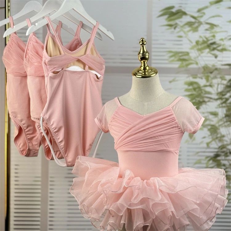 バレエ衣装 2点セット バレエ レオタード 女の子 子供 キッズ ダンススカート バレエスカート チュチュスカート tutu ダンス衣装 子供服 オールインワン 半袖 切り替え フレアスカート ジュニア コスチューム かわいい 練習着 舞台衣装 イベント衣装 演出服 団体服 110-180cm バレエ衣装 2点セット バレエ レオタード 女の子 子供 5 商品情報商品名バレエ衣装 2点セット バレエ レオタード 女の子 子供 キッズ ダンススカート バレエスカート チュチュスカート tutu ダンス衣装 子供服 オールインワン 半袖 切り替え フレアスカート ジュニア コスチューム かわいい 練習着 舞台衣装 イベント衣装 演出服 団体服 110-180cmカラータイプ1 タイプ2 セット1 セット2サイズ110cm 120cm 130cm 140cm 150cm 160cm 170cm 180cm素材ナイロンセット内容バレエレオタード+スカートご注意色注意書き モニター発色の具合により色合いが異なる場合がございます。 サイズ注意書き サイズ表記には多少の誤差(1〜3cm程度)が生じる場合がございます。製造注意書き 機械による生産の為、生地の継ぎ目の若干のズレやほつれなど、形やサイズに多少の誤差が生じる場合がございます。バレエ衣装 2点セット バレエ レオタード 女の子 子供 キッズ ダンススカート バレエスカート チュチュスカート tutu ダンス衣装 子供服 オールインワン 半袖 切り替え フレアスカート ジュニア コスチューム かわいい 練習着 舞台衣装 イベント衣装 演出服 団体服 110-180cm バレエ衣装 2点セット バレエ レオタード 女の子 子供 5 商品情報商品名バレエ衣装 2点セット バレエ レオタード 女の子 子供 キッズ ダンススカート バレエスカート チュチュスカート tutu ダンス衣装 子供服 オールインワン 半袖 切り替え フレアスカート ジュニア コスチューム かわいい 練習着 舞台衣装 イベント衣装 演出服 団体服 110-180cmカラータイプ1 タイプ2 セット1 セット2サイズ110cm 120cm 130cm 140cm 150cm 160cm 170cm 180cm素材ナイロンセット内容バレエレオタード+スカートご注意色注意書き モニター発色の具合により色合いが異なる場合がございます。 サイズ注意書き サイズ表記には多少の誤差(1〜3cm程度)が生じる場合がございます。製造注意書き 機械による生産の為、生地の継ぎ目の若干のズレやほつれなど、形やサイズに多少の誤差が生じる場合がございます。
