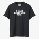 ラグビー日本代表応援商品はこちらから5000 オフィシャルパートナーであるJRFU（日本ラグビーフットボール協会）とのダブルネームで実現した、ジャパンスペクテイターコレクションになります。 こちらは、程よい肉厚感のオーガニックコットンを使用したTシャツです。 フロントにプリントされた、ラグビー日本代表の愛称である「BRAVE BLOSSOMS（ブレイブ ブロッサムズ）」がアクセントになっています。 普段使いはもちろんですが、試合時の観戦や日本代表の応援用として着用できるオフィシャルライセンス商品です。 素材：コットン100% サイズ：身丈：身幅：肩幅：袖丈：裾幅：袖口幅 S：62：45：42：19：45：18 M：66：49：46：20：49：19 L：70：53：50：21：53：19 XL：74：57：54：22：57：20 3L：78：61：58：23：61：20メーカー希望小売価格はメーカーサイトに基づいて掲載しています。