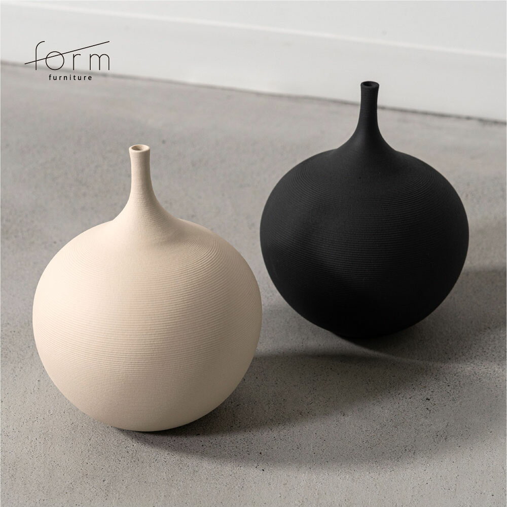 Rakuten - form フラワーベース 陶器 花瓶 一輪挿し 北欧風 ジャパンディ 和風 和室 おしゃれ インテリア オブジェ マット質感 ナチュラル モダン ドライフラワー 造花対応 傷防止フェルト付き 黒 ブラック 白 アイボリー シンプル 花器 花びん 雑貨