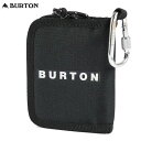 ■ゆうパケット対象商品 BURTON BURTON パスケース Zip Pass Wallet 15390107 定価：　￥3,500 (税抜き) リフトパスや貴重品をサッと取り出せる、オンスノー仕様ウォレット。 スノーボーダーのスノーボーディングのためのウォレットだと評価されています。Burton ジャパン ジップ パスウォレットは、リフト券用のクリアポケットを備えているので、リフト待ちの列でも手袋を外す必要がなく、便利で快適です。金銭や濡らしたくないものを雪から守る防水ジップを採用。付属のカラビナで必要に応じてどこにでも取り付けておくことができます。 600DポリエステルとPUの裏地 リフトパスサイズのクリアポケット カードスロット / 止水ジップ カラビナ付き ワンサイズ/9cm x 14cm x 1.5cm ◆予めご了承下さいませ◆ 在庫システムのデータ反映タイムラグ等により、まれにご注文商品が欠品している場合がございます。 お使いのパソコンやモニターの環境により、色に違いが 出ることがあります。