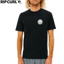 ■ゆうパケット対象商品 RIP CURL ラッシュガード ICONS OF SURF 12FMRV 定価：　￥5,400 (税抜き) サーフィンはもちろん、ビーチやプールでのアクティビティに最適。WET ICONのスタイリッシュなプリントが特徴のショートスリーブ ラッシュガード ICONS OF SURF 半袖 ラッシュガードは、コットンリサイクルポリエステル165Gの素材を使用しています。通常のラッシュガードとは異なり、Tシャツのような素材感が特徴で、快適な着心地を提供します。 身体にフィットするTeeフィットデザインで、動きやすさを追求。UPF 50+UV サンプロテクションが施されており、強い紫外線から身体をしっかりと保護します。前後にはスタイリッシュなリップカール定番のWetsuits Icon プリントが施されています。また、半袖デザインなので動きやすく、サーフィンやビーチでのアクティビティに最適です。 コットン60% リサイクルポリエステル165G40% Teeフィット 織ラベル UPF 50+UVサンプロテクション 前後のプリント サイズメーカー値 身幅/着丈 S: 49/66 M: 51/68 L: 54/71 ※商品ごとに若干誤差があります ◆予めご了承下さいませ◆ 在庫システムのデータ反映タイムラグ等により、まれにご注文商品が欠品している場合がございます。 お使いのパソコンやモニターの環境により、色に違いが 出ることがあります。