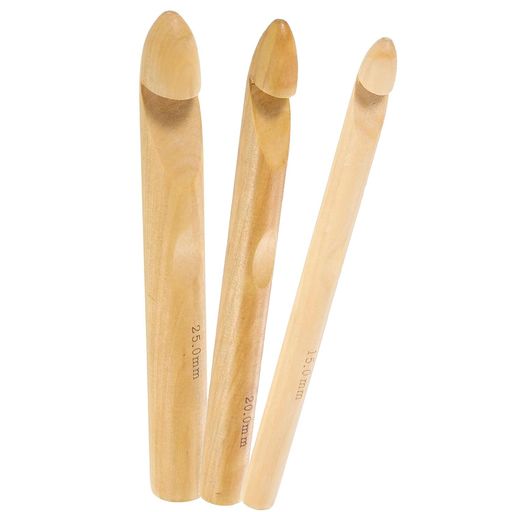 【商品仕様】サイズ:直径1.5cm/2.0cm/2.5cm、長さ:20cm、3本入りです。 【高品質の素材】木製かぎ針編みフックは高品質の無垢材で作られており、耐久性と耐摩耗性があります。手作業で精密にカットされ、非常によく磨かれています。使い込むほどに滑らかな風合いが増し、長くお使いいただけます。 【製品特徴】滑らかな表面加工 かぎ針の表面は丁寧に研磨され、糸が引っかかることなく滑らかに動きます。これにより、ストレスなく快適な編み物体験をお楽しみいただけます。 【製品特徴】人間工学に基づいたデザイン 持ち手部分は人間工学に基づいて設計されており、長時間の使用でも手が疲れにくいです。編み物愛好家やプロフェッショナルにもおすすめのデザインです。 【幅広い用途】:人間工学に基づいたかぎ針編みのフックは、粗い毛布、厚手のセーター、大きなかぎ針編みのぬいぐるみ、ロービングなど、幅広い分野で使用できます。かぎ針編みの初心者や愛好家に最適です。