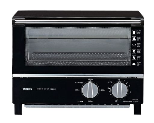 【遠赤ヒーターを採用。高出力の1200W。】上ヒーターは遠赤外線塗装加工。1200Wのハイパワーで一気に焼き上げます。食材の表面をこんがりおいしく焼き上げます。ほかのトースターにはない「こんがり感」をぜひ。 【せり出す焼き網で、奥まで取り出しやすく。】扉を開ければ焼き網もいっしょに前へせり出すので、庫内の奥の調理物も取り出しやすくなっています。奥に置いたおもちも手軽に取り出せます。 4段階の出力切替スイッチ(300W/600W/900W/1200W) 省スペース設計 パンくず掃除がラクなスライド式くず受け
