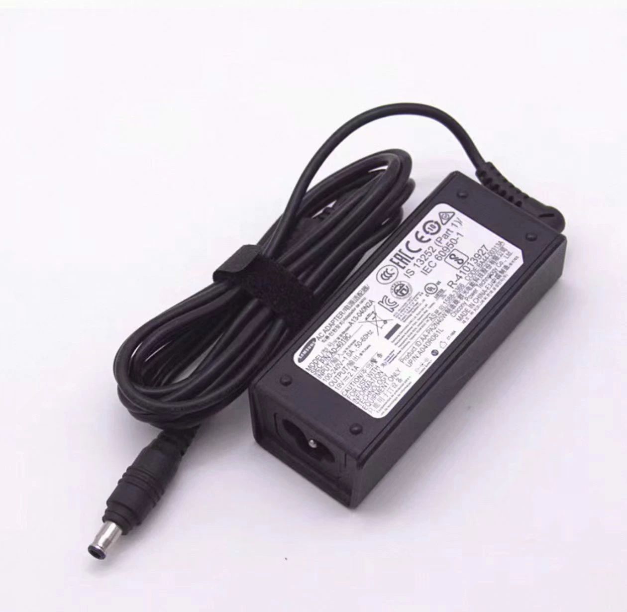 純正新品SAMSUONG 19V2.1A 電源アダプタ40W充電器A13-040N2Aコネクタ5.5mm*3.0mm