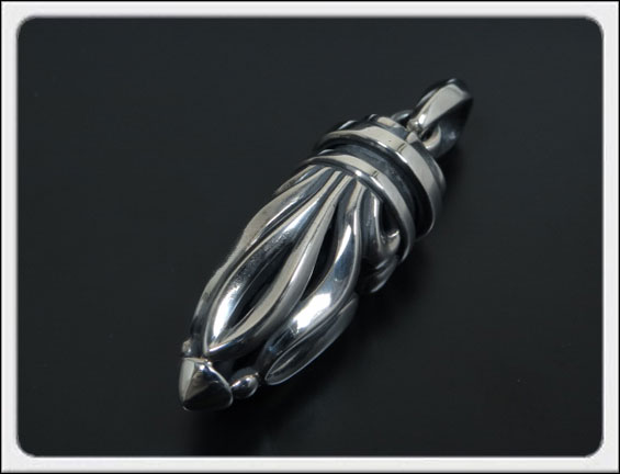 樂天商城 - Shin's Sculpture（シンズ スカルプチャー） リリーシェルペンダント(PT-23)【シルバーペンダント メンズ 砲弾 プレゼント手彫り】