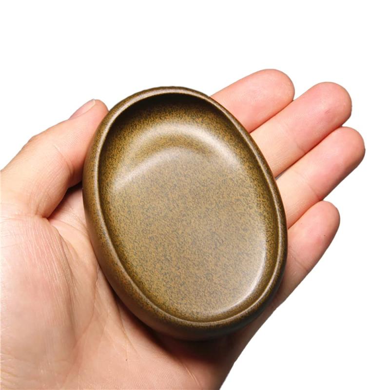 LOVE MIYABI 歙州硯 老坑 ミニ硯 円形 丸型 8.5cm 黄魚子石 安徽省黄山産 歙硯 錦貼り専用箱入り 軽量コンパクト 端渓硯 洮河硯 澄泥硯と並ぶ中国四大名硯の一つ 魚子石 魚子紋 書道用具 墨お