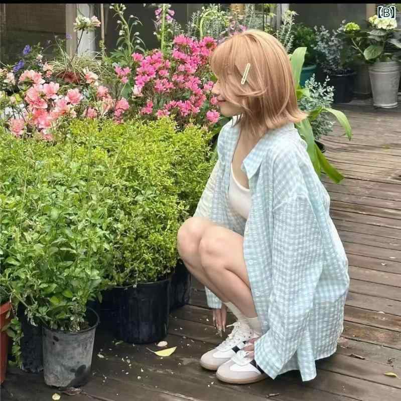 アスターショップのレディース シャツ 春夏 ピンク ブルー 格子柄 開襟 長袖 ポロカラ ボタン ゆったり ミドル丈 ポリエステル 薄手 防UV 涼感 デザイン 爽やか カジュアル 日常使い 快適 軽量 通勤 外出｜アングル3