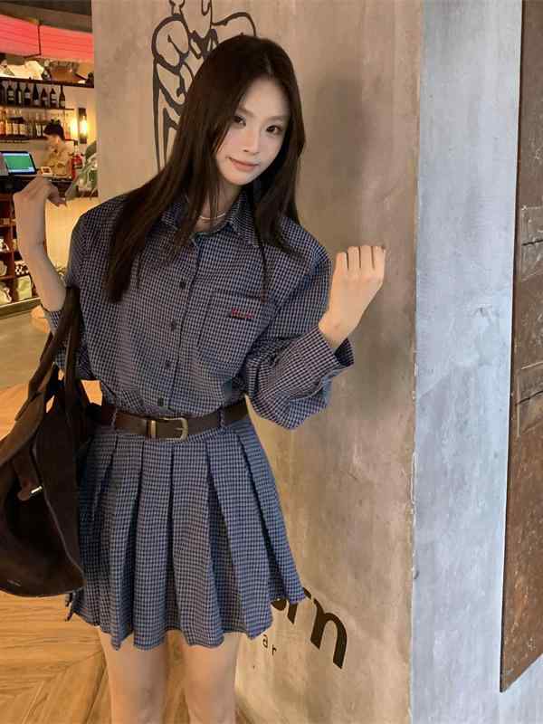 ・スタイル: 日韓カジュアル・カテゴリ: ワンピース・主な素材: 綿100%・柄: 無地、格子・スカート丈: 短丈・スカート型: Aライン・ネックライン: シャツカラー・袖丈: 長袖・ウエスト: 高腰・サイズ展開: S,M,L,XL,2XL・カラー展開: ブルー格子