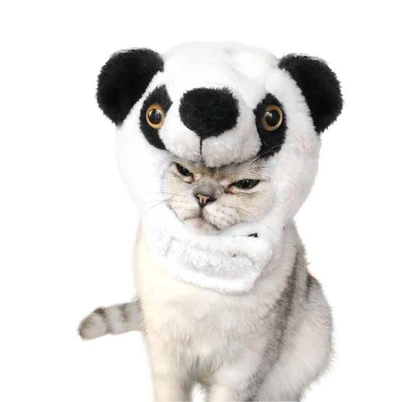 猫 被り物 コスプレ 猫帽子 ウィッグ フクロウ／パンダ／ペンギンに変身 可愛い かつら 仮装 着脱簡単 ハロウィン パーティー ペットコスプレ 記念撮影 小道具 子犬 子猫 小型犬 ペット用品サイズ：フリーサイズ　適用対象：頭周り26-30cmの中小型猫犬に適用します。　重量：約60gデザイン：ペットの日常をグッと楽しくする変身アイテム登場パンダ・ペンギン・フクロウの3デザインで、ハロウィンやお出かけ、写真撮影にぴったりです。犬や猫の変身が家族の笑顔と SNS 映えを倍増させます。素材：高品質のボアやフェイクファー素材を採用しており、柔らかくて肌にやさしく、ペットの首周りを刺激から守ります。ふわふわもこもこの立体仕様で、本物の動物のようなリアルなシルエットを再現しました。冬の防寒具としても最適です。着脱便利：軽量で装着しやすいため、ペットが嫌がることなく楽しめます。被るだけで面白く可愛い雰囲気を演出してくれます。首回りのマジックテープでサイズを自由に調整可能で、ペットの顔の大きさに合わせて、しっかりと固定でき、締め付け感なくて走ったり跳んだりしても外れにくいです。適用場合：ハロウィンだけでなく、日常のお散歩、ペットパーティー、誕生日パーティー、クリスマス、イベント、コスプレ大会、インスタ映えする写真撮影など様々な機会にお使いいただけます。愛犬を一際目立たせ、周りの人々を笑顔にすることができます。また、ペットを飼っている友人や家族に贈ることもできます。