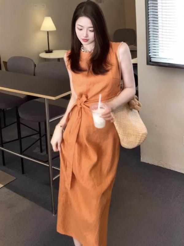 職人技: ジッパー、無地、ストラップORIGIN: その他スタイル: ベーシックモデル,ガーリースタイル組み合わせ形態: 単一のピーススカート丈: ロングスカートスカートタイプ: Aラインスカート襟のタイプ: ラウンドネックスリーブタイプ: ノースリーブ袖丈: ノースリーブ人気の要素: ストラップ発売年・発売時期: 2025年夏主な生地構成: リネンブランド: norns girl色: クリームオレンジサイズ: S,M,Lスタイルタイプ: フレッシュで甘い主な生地成分の含有量: 95%以上スカートカテゴリー: ドレス国境を越えた供給かどうか: いいえ