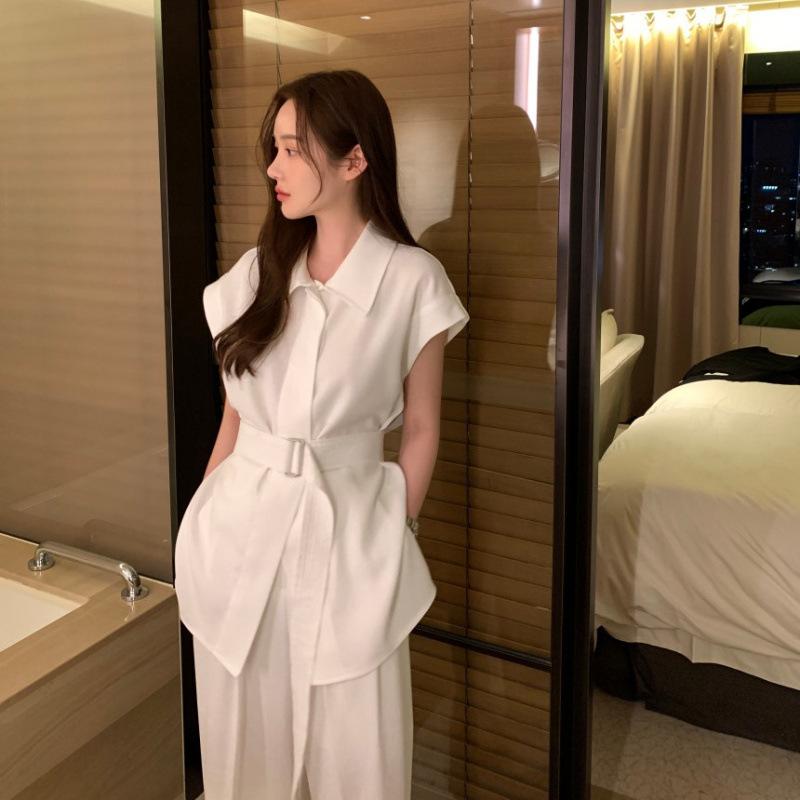 ・スタイル: 通勤・柄: 無地・パンツ丈: ロング・ディテール: 紐・加工: ステッチ・主な素材: ポリエステル95%以上・カラー展開: ホワイト、ベージュ、ブラック・サイズ展開: フリーサイズ・商品タイプ: パンツスーツ・対象: 女性・袖丈: ノースリーブ