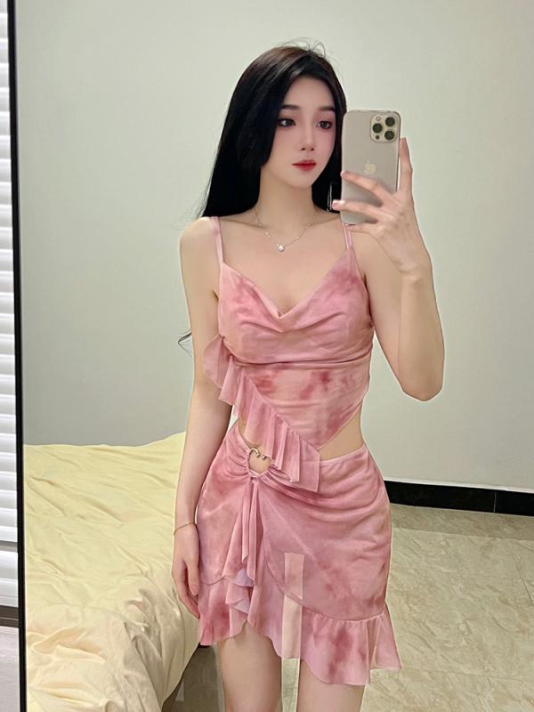 ・対象性別: 女性・柄: 無地・柄スタイル: 韓版、速乾、日系、セクシー、タイト、高伸縮、小清新、欧米、保守・胸パッド: あり・ワイヤー: なし・誤差範囲: 1cm・主な素材: ナイロン・素材構成: ナイロン82%・重量: 300g・裏地素材: ライクラ・裏地構成: スパンデックス18%・使用シーン: 泳ぎ、涉水運動・カラー展開: ピンク・サイズ展開: M、L、XL・スタイル: 3点セット