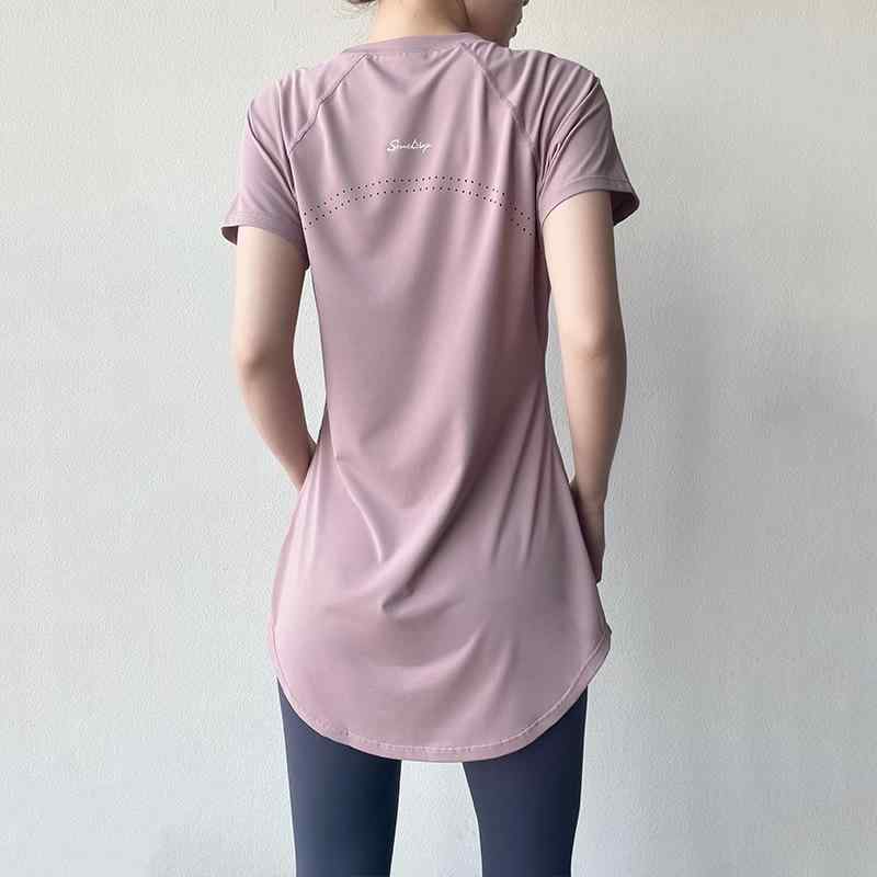 ・カテゴリ: Tシャツ・機能: 速乾・対象性別: 女性・柄: 無地・主な素材: ポリエステル・素材内容: ポリエステル90%・裏地素材: ポリエステル・裏地内容: ポリエステル90%・カラー展開: 紫、ミルクブルー、白、緑、ピンク、黒、ブラウン・サイズ展開: S、M、L、XL、XXL・袖丈: 短袖・着用方法: プルオーバー・丈: ヒップオーバー・版型: 標準・対象シーン: ランニング、フィットネス・対象年齢層: 成人