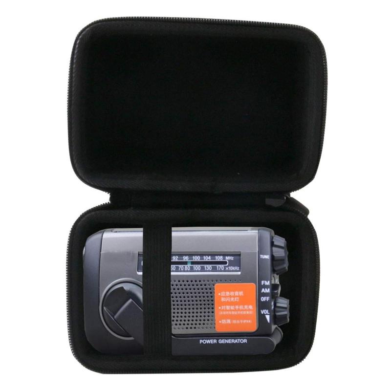 収納ケースポータブルラジオ ICF-B300/ICF-B99/ICF-B09専用保護収納ケース -WERJIA JP収納ケースと互換性のある ポータブルラジオ ICF-B300/ICF-B99/ICF-B09専用保護収納ケース -WERJIA JP材質：耐久性のある高級ハードEVA素材、優れた肌触り、中身の柔らかい保護。用途：保管保護、汚れ、衝撃、磨耗を防ぐことができ、ハードシェルは耐衝撃性、防塵、半防水性能を持ち、中身を保護することができます。デザイン：コンパクトで軽量なデザイン、持ち運びや保管が簡単、旅行や家庭での保管におすすめ。インナーサイズ：14.5CM*9CM*7CM ご注意: だけ収納袋で販売（機器および付属品は含まない）