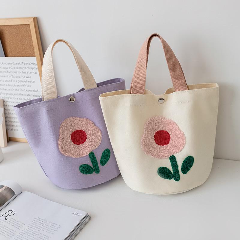バッグ レディース トートバッグ 帆布 キャンバス 刺繍 タオル刺繍 大容量 手提げ 弁当バッグ 持ち手付き ストリート系 トレンド おしゃれ カジュアル 普段使い 通勤 通学 ミニバッグ サブバッグ 鞄 丈夫・カラー展開: 紫色, 黒色, 咖啡色, 米色・スタイル: ストリート・素材: 帆布・バッグのトレンドスタイル: ランチバッグ・バッグのサイズ: 中・流行の要素: 刺繍・バッグの形状: バケツ型・開閉方式: オープン・バッグ内部の構造: 携帯電話ポケット・硬さ: 柔らかめ・外ポケットの種類: 内ポケット