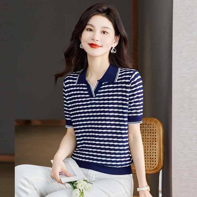 Tシャツ レディース 半袖 ニット リヨセル テンセル トップス 配色 ボーダー ストライプ 薄手 伸縮性 快適 通気性 ママコーデ 40代 カジュアル きれいめ おしゃれ お出かけ 普段使い 通勤用 シンプル ゆったり 体型カバー・素材: テンセル（リヨセル繊維）・柄: ストライプ・スタイル: プルオーバー・袖丈: 半袖・工芸: 切り替え・シルエット: ルーズフィット・着丈: 約50-65cm・ネックライン: 襟付き・袖型: スタンダード・トレンド要素: 配色・カラー展開: ネイビー, キャメル・サイズ展開: M, L, XL, XXL, XXXL・テイスト: 通勤カジュアル、アーバンスタイル・混用率: 95%以上・カテゴリ: Tシャツ