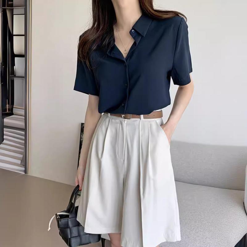 ブラウス レディース 半袖 フレンチスリーブ シフォン トップス 高級感 シンプル きれいめ オフィス 通勤 春夏・カテゴリ: シャツ・素材: シフォン、スパンデックス・柄: 無地・袖丈: 半袖・シルエット: 直筒型・着丈: 約50-65cm・ネックライン: ポロネック・袖型: 通常・カラー展開: ネイビー、ブルー、ピンク、ホワイト、アプリコット、ミントグリーン・サイズ展開: S、M、L、XL
