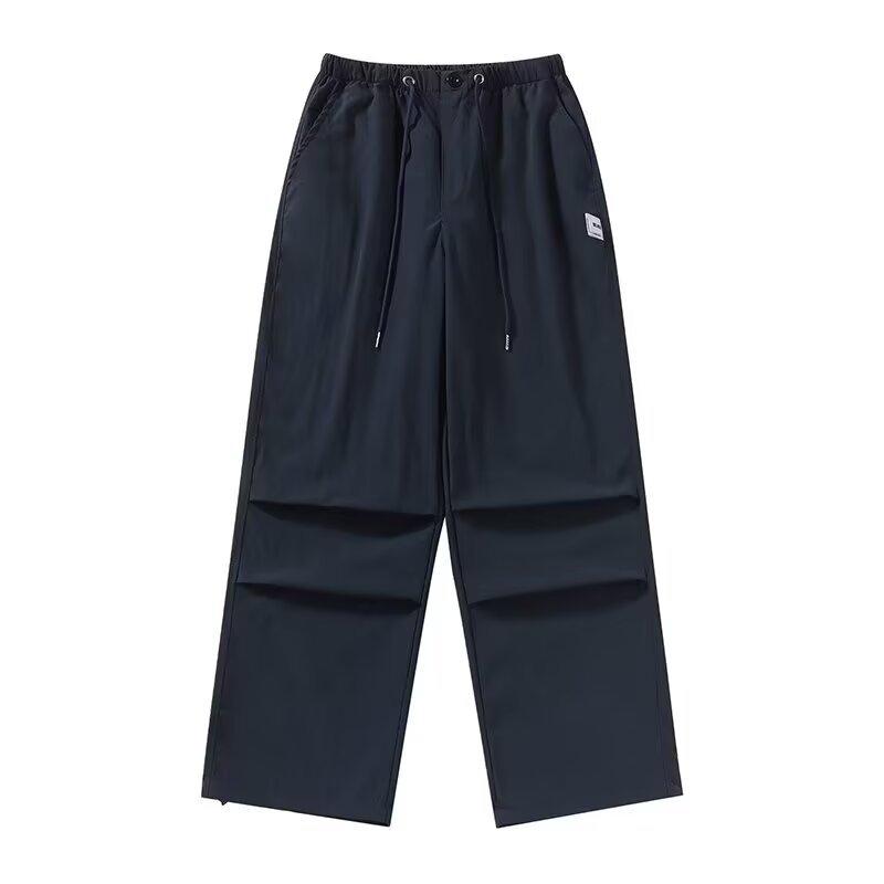 パラシュートパンツ レディース 秋 カジュアル ストレートパンツ ワークパンツ アウトドア ハイキング 撥水加工 皺加工・カテゴリ: 運動カジュアルパンツ・スタイル: 韓国風・シルエット: 直筒型・パンツ丈: ロングパンツ・ウエスト: 中腰・厚さ: 普通・誤差範囲: 1-2cm・対象: 青少年・素材: 綿混紡・メイン素材: ポリエステル100%・シーン: カジュアル・裾の形状: 直筒・加工: 形態安定・伸縮性: 微弾・生地: 弾力生地・カラー展開: ブラック、ライトグレー・サイズ展開: M, L, XL, XXL, XXXL・材質機能: 形態安定・対象年齢: 大人・性別: 男性