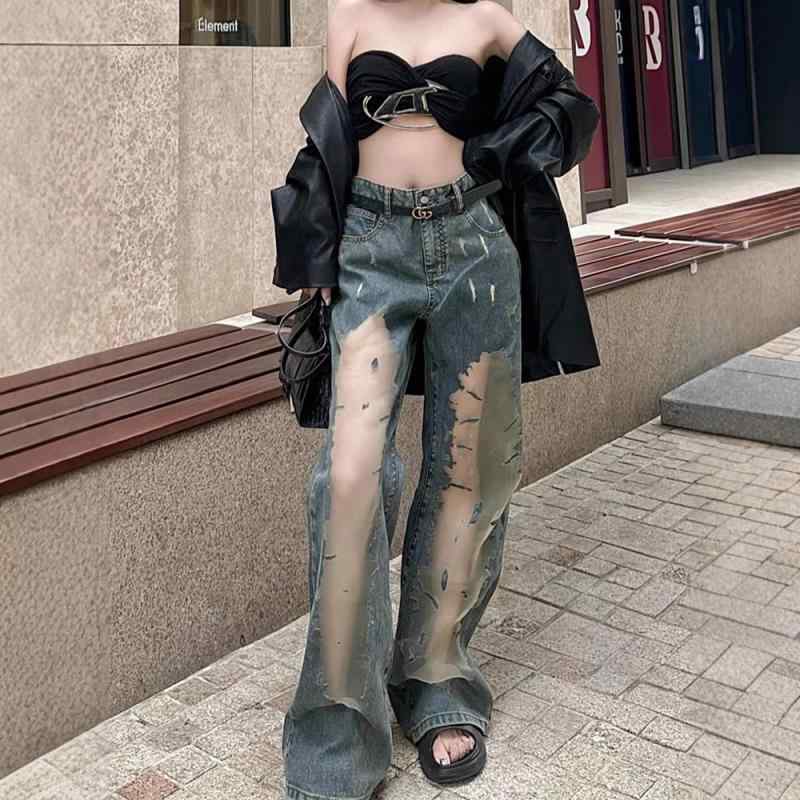 デニムパンツ レディース フレア ベルボトム ヴィンテージ風 切り替え 肌理感 闊脚 ワイドパンツ グラデーション 伸縮性 ゆったり 体型カバー カジュアル 美脚 脚長効果 オールシーズン・カテゴリ: デニムパンツ・素材: 綿、ポリエステル・スタイル: ストリートカジュアル・パンツ丈: ロング・腰回り: ミッドライズ・厚さ: 普通・ディテール: ボタン、ジッパー、パッチ・カラー: ブルー・サイズ: S,M,L,XL,XXL・素材構成: 綿50%-70%、ポリエステル30%以下・伸縮性: なし・シルエット: フレア・加工: 切り替え