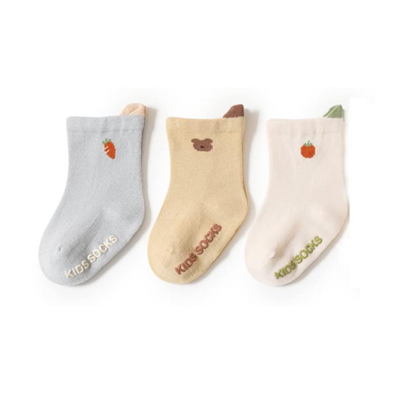 [Baby koi] ベビー ソックス靴下女の子男の子新生児綿3足セット滑り止め付き七五三出産準備贈り物ソフトな肌触りの綿の素材、弾力性に優れます。スベリ止め材質を使って、転倒予防に役立つベビーソックスです。子供の可愛さを引き立ちます。程よい厚みで、外出も部屋着としても大活躍。七五三・お子様の誕生日・お祝いギフトなどにもお勧め。