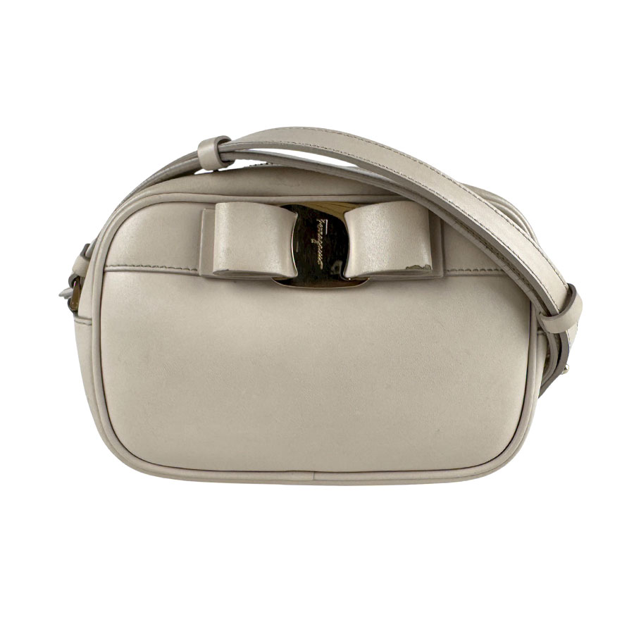 サルヴァトーレフェラガモ Salvatore Ferragamo 斜め掛けショルダーバッグ ヴァラリボン レザー ライトピンクベージュ ゴールド レディース 送料無料【中古】 z7070