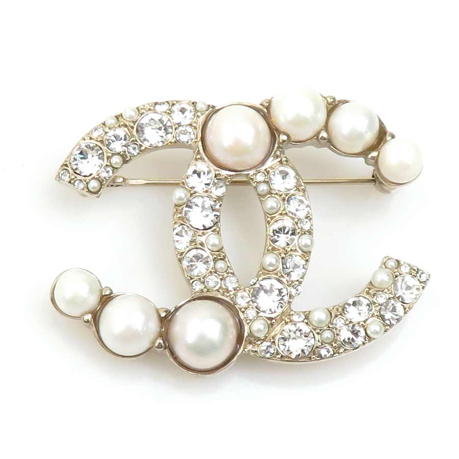 シャネル CHANEL ブローチ メタル/フェイクパール/ラインストーン ゴールド×ホワイト レディース 送料無料【中古】 h31727aのサムネイル