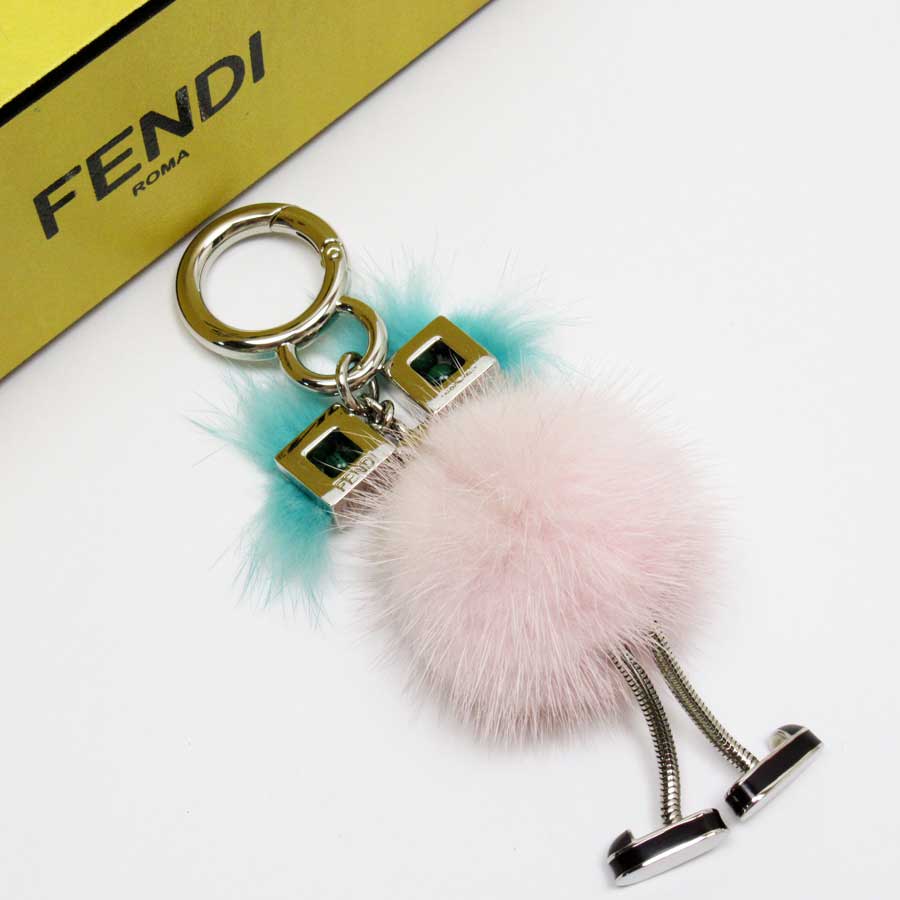 フェンディ FENDI キーホルダー チャーム ピンクxグリーンxシルバー ファーxカラーストーンx金属素材 値下げ商品【中古】【定番人気】 - h26355a