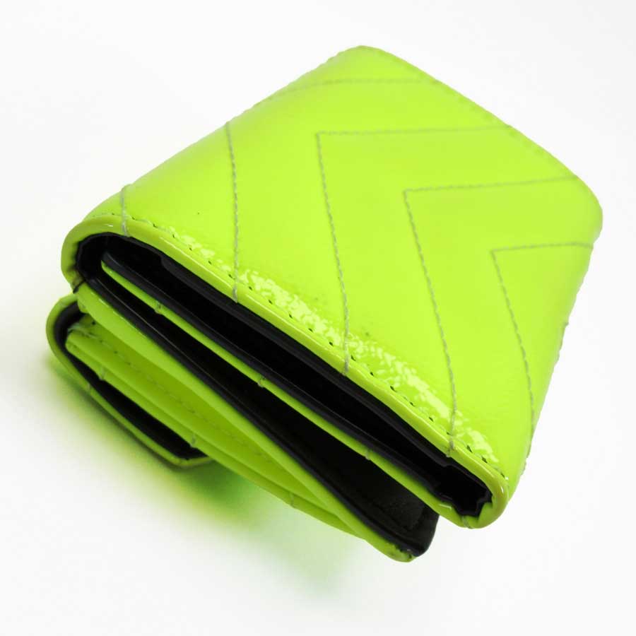 サンローラン SAINT LAURENT 三つ折り財布 モノグラム・サンローラン ネオンイエローxブラック パテントレザーxレザー 【中古】【定番人気】 - h27200a