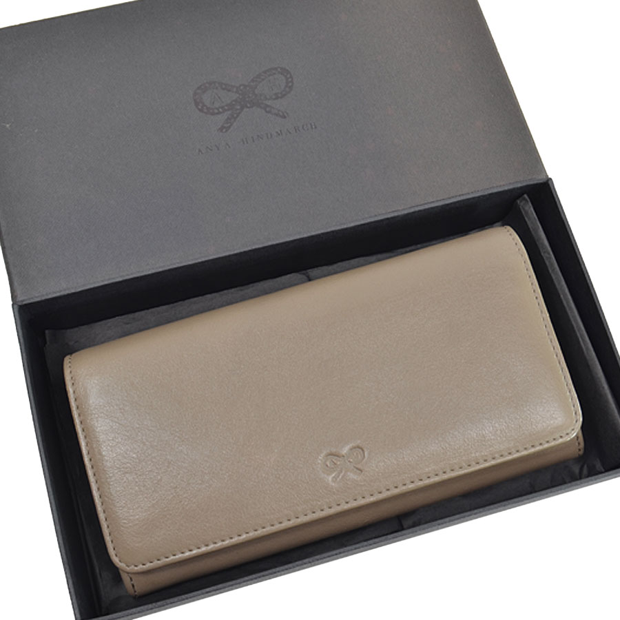アニヤハインドマーチ 二つ折り長財布 グレージュ レザー Anya Hindmarch レディース 【中古】【定番人気】 - k9605a