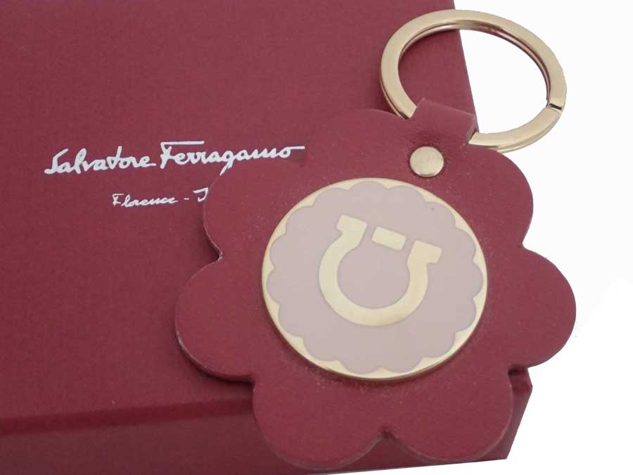 サルヴァトーレフェラガモ Salvatore Ferragamo キーリング フラワーモチーフ レッドxゴールド金具 レザーx金属素材 キーホルダー チャーム レディース 【中古】【おすすめ】 - e51708i