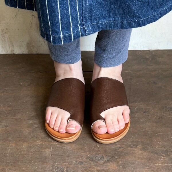 【送料無料】BARI バリ レザーサンダル ブラック ブラウン レザー レディース レディースサンダル ブルガリア サンダル 本革 リゾート 柔らか フットベッド トング