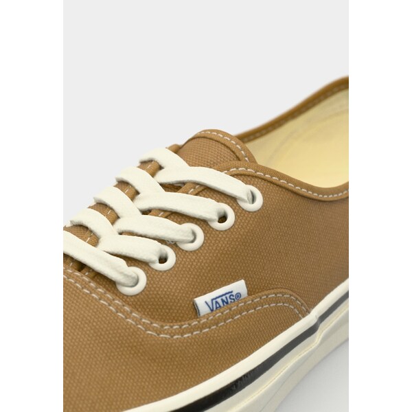 Nike ナイキ メンズ スニーカー 【Nike Kyrie Logo Basketball Short Sleeve Large Gold CV1062-739】 サイズ US_M_S