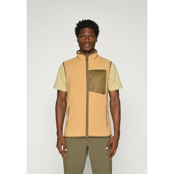 ■トップスサイズ 単位(cm) USサイズ｜胸囲(cm) XS(32-34in)｜84 S(34-36in)｜88 M(36-38in)｜94 L(38-40in)｜100 XL(42-44in)｜106 ■ブランド Peak Performance (ピークパフォーマンス)■商品名 VEST - Waistcoat - sierra sand■素材 88% polyester, 12% elastane■モデル着用サイズ ■こちらの商品は米国・ヨーロッパからお取り寄せ商品となりますので、 お届けまで10〜14日前後お時間頂いております。 ■各ブランド・商品・デザインによって大きな差異がある場合がございます。 ■あくまで平均的なサイズ表ですので、「参考」としてご利用ください。 ■店内全品【送料無料】です！（※沖縄・離島は別途送料3,240円がかかります）