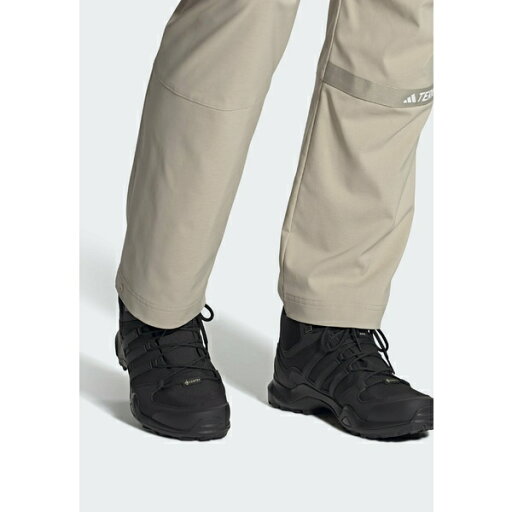 アディダス テレックス メンズ バスケットボール スポーツ TERREX SWIFT R2 MID GORE-TEX? HIKING - Hiking shoes - core black core black carbon アディダス テレックス メンズ バスケットボール スポーツ TERREX SWIFT R2 MID GORE-TEX? HIKING - Hiking shoes - core black core black carbon