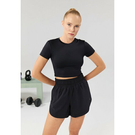 イーブン アンド オド レディース フィットネス スポーツ Basic T-shirt - black イーブン アンド オド レディース フィットネス スポーツ Basic T-shirt - black