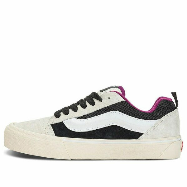 ■ブランド Vans(バンズ)■商品名 Vans Vault Knu Skool LX 'Devils Details White' VN0007QDWHT■色 ■サイズ サイズ US_7.5(25.5cm) ■表記の日本サイズは参考サイズとなります。実際のサイズとは前後する可能性がございます。 ■海外からお取り寄せ商品となりますので、お届けまで2週間〜3週間お時間頂いております。 ■返品・交換の対象外となっております。 ■店内全品【送料無料】です！（※沖縄・離島は別途送料3,300円がかかります） サイズ別価格表 (サイズをクリックして商品ページに飛んでください) サイズ 価格 US_M_5 38,800円 US_M_6 50,800円 US_M_7 50,800円 US_M_7.5 50,800円 US_M_8 41,800円 US_M_8.5 42,800円 US_M_9 38,800円 US_M_9.5 39,800円 US_M_10 42,800円 US_M_10.5 46,800円 US_M_11 43,800円