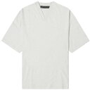 GtI[W[GbZVY Y TVc gbvX Fear of God ESSENTIALS Spring Logo V-Neck T-Shirt Grey