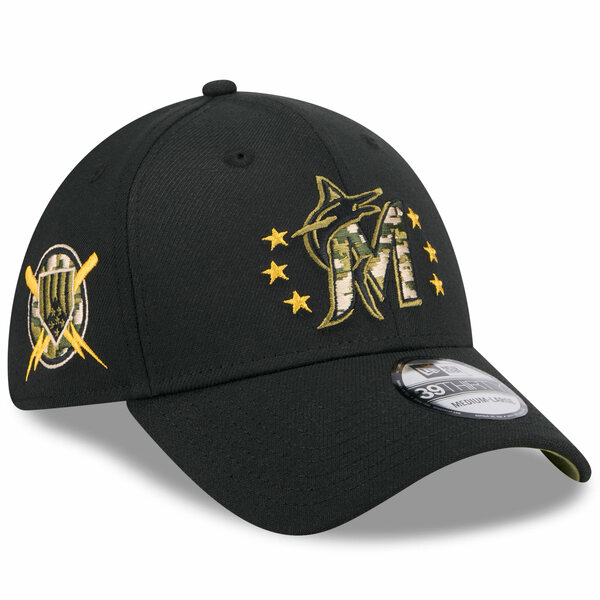 j[G Y Xq ANZT[ Miami Marlins New Era 2024 Armed Forces Day 39THIRTY Flex Hat Black