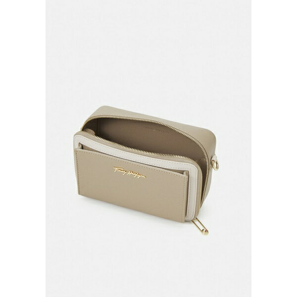 トミー ヒルフィガー レディース ショルダーバッグ バッグ ICONIC CAMERA BAG - Across body bag - beige