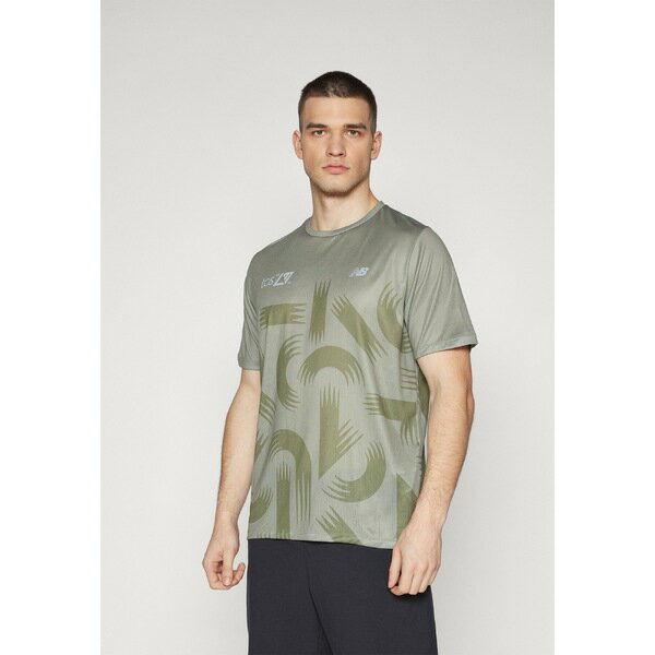 ニューバランス メンズ バスケットボール スポーツ LONDON EDITION PRINTED ATHLETICS RUN - Sports T-shirt - green