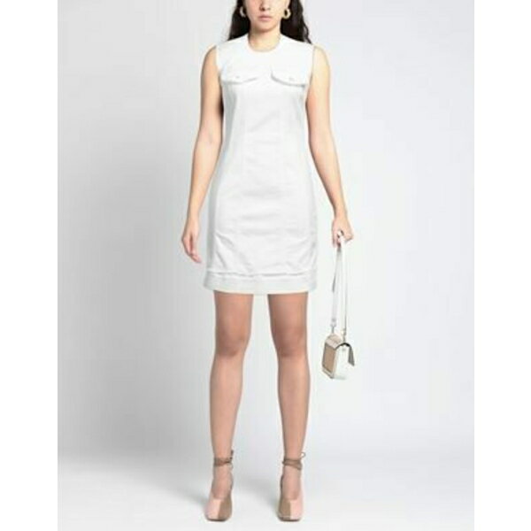 【送料無料】 モスキーノ レディース ワンピース トップス Mini dresses White